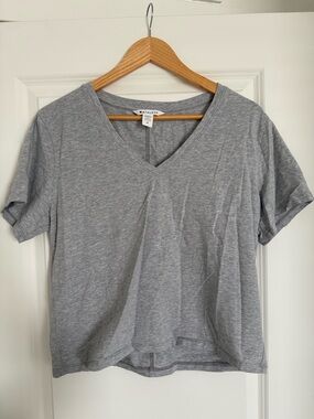 Athleta Light Heather Gray V-Neck Short Sleeve Tee